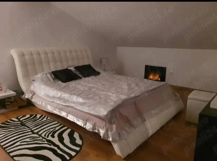 Apartament cu 4 camere decomandat în Ștrand