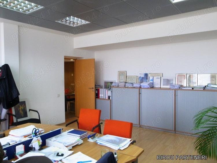 Spațiu comercial, de 441 mp, în Costin Georgian