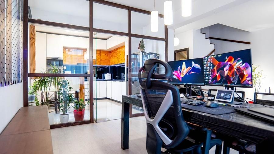 Apartament cu 3 camere semidecomandat, mobilat în Dobroești