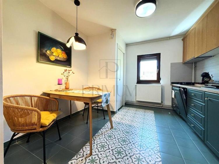 Apartament cu 3 camere decomandat în Dâmbovița