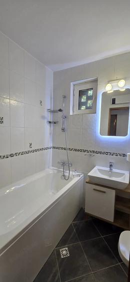 Apartament cu 3 camere semidecomandat în Muncii