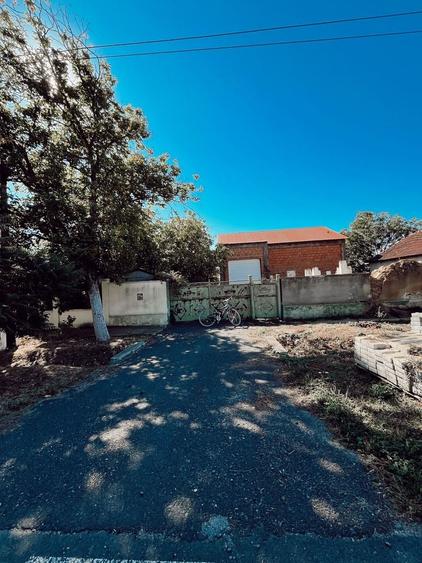 Casă cu 4 camere în Cuvin