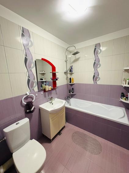 Apartament cu 3 camere decomandat, mobilat în Florești