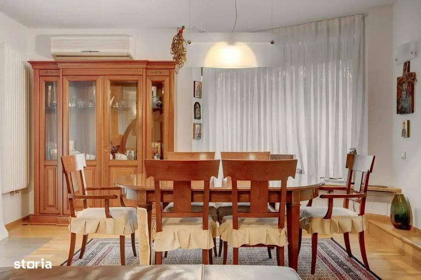 Casă cu 4 camere cu Teren 300 Mp în Central