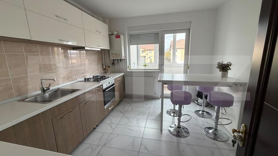 Apartament cu 2 camere decomandat, mobilat în Central