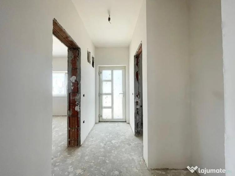 Casă cu 3 camere cu Teren 334 Mp în Urseni