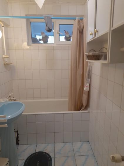 Apartament cu 3 camere semidecomandat, mobilat în Iancului