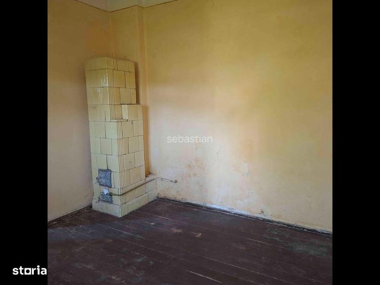 Casă cu 4 camere în Central