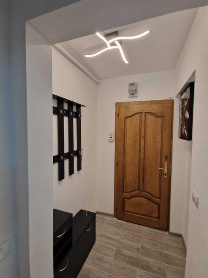 Apartament cu 3 camere decomandat în Podgoria