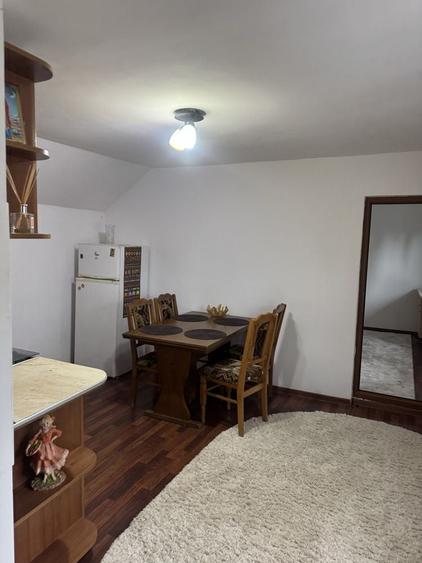 Apartament decomandat în Pleșești