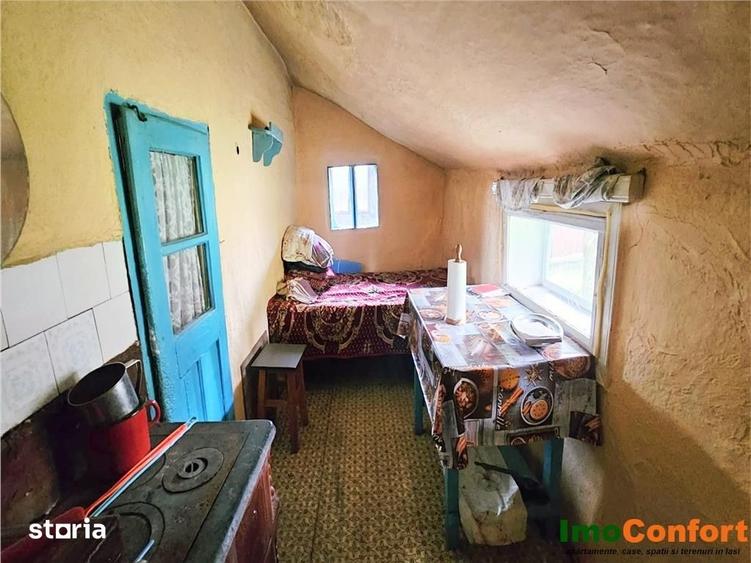 Casă cu 2 camere cu Teren 520 Mp în Lețcani