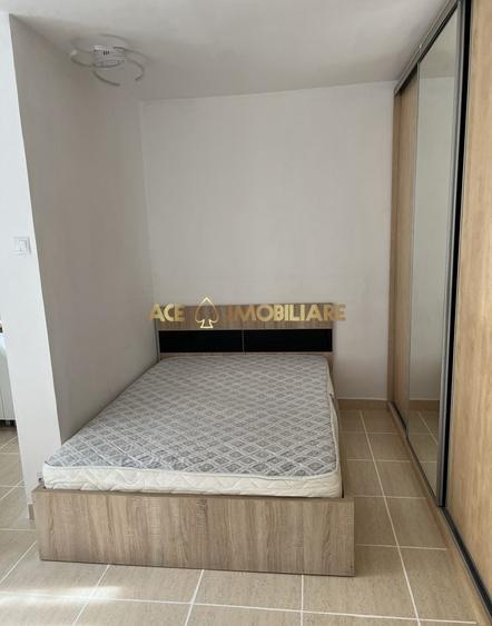 Garsonieră decomandată, mobilată în Dristor