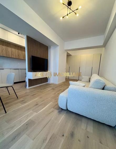 Apartament cu 2 camere semidecomandat, mobilat în Pipera