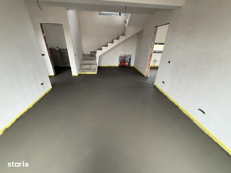 Casă cu 4 camere cu Teren 300 Mp în Central