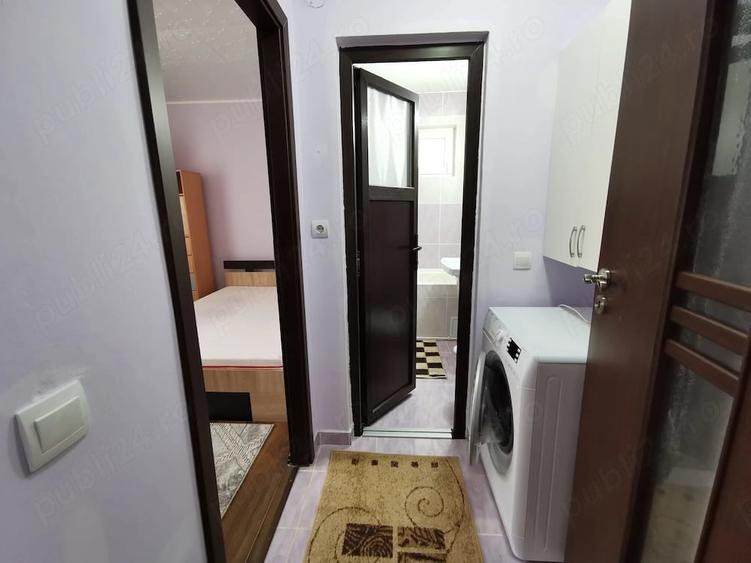 Apartament cu 2 camere semidecomandat în Piața Centrală