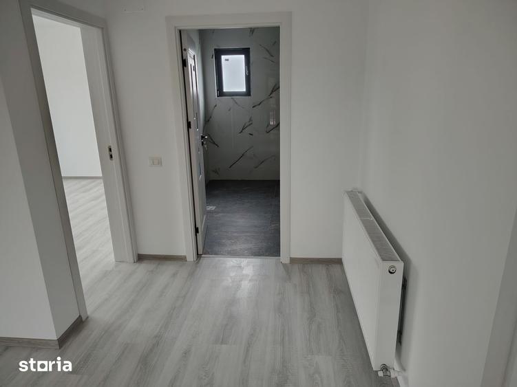 Casă cu 5 camere cu Teren 550 Mp în Braniștea