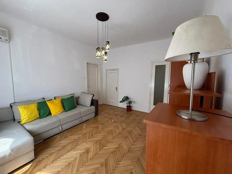 Apartament cu 2 camere nedecomandat în Primăverii
