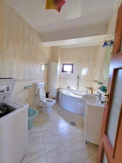 Apartament cu 5 camere în Domenii