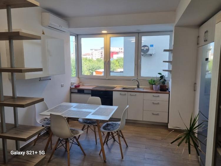 Apartament cu 3 camere decomandat, mobilat în Braytim