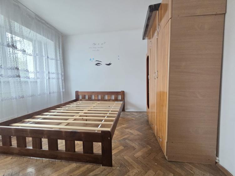 Apartament cu 2 camere decomandat în Mazepa 2