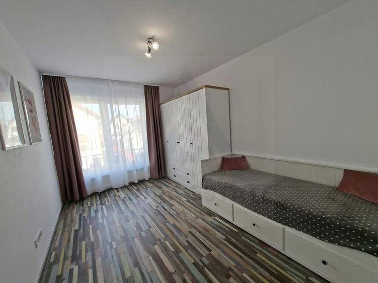 Apartament cu 3 camere decomandat, mobilat în Exterior Sud