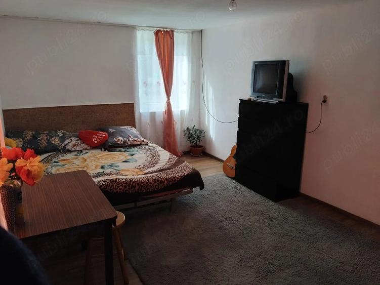 Casă cu 3 camere cu Teren 400 Mp în Est