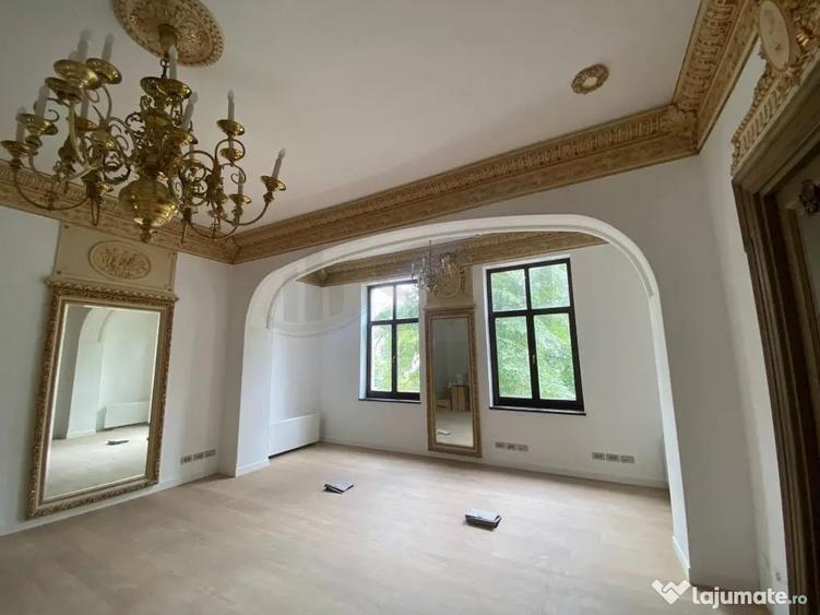Casă cu 7 camere cu Teren 600 Mp în Grădina Icoanei