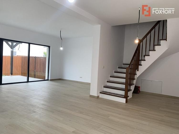 Duplex cu 5 camere cu Canalizare în Dumbrăvița