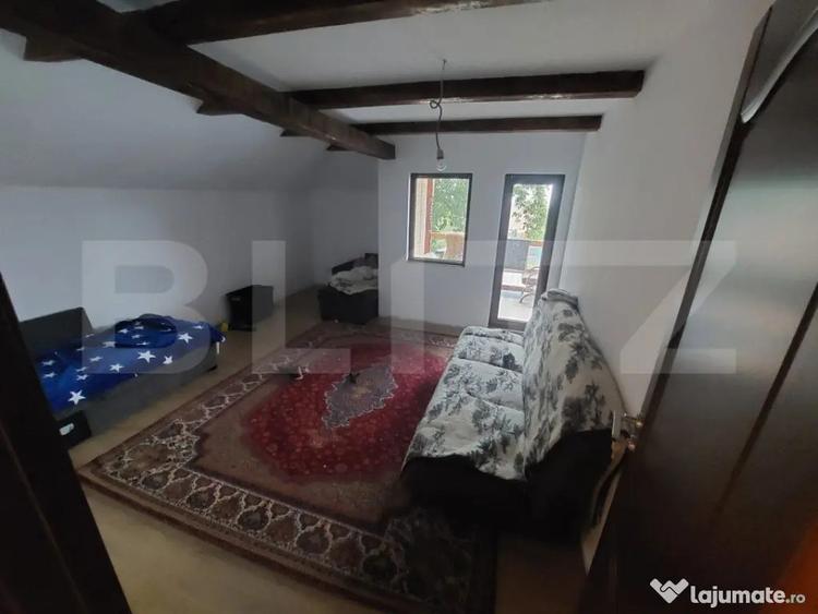 Casă cu 7 camere cu Teren 900 Mp în Săcele