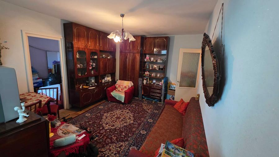 Apartament cu 2 camere semidecomandat în Km 4