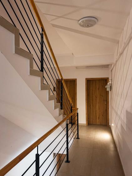 Apartament cu 3 camere semidecomandat în Sud