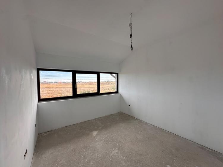 Duplex cu 5 camere cu Canalizare în Moșnița Nouă