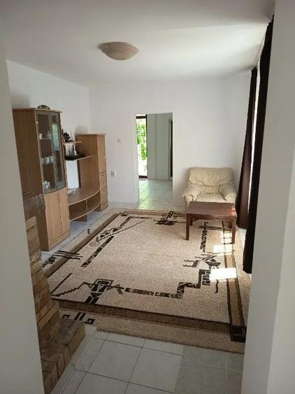 Casă cu 5 camere în Central