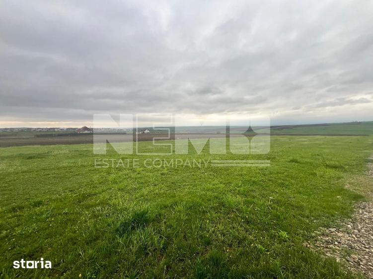 Teren de 800 mp, în Moara