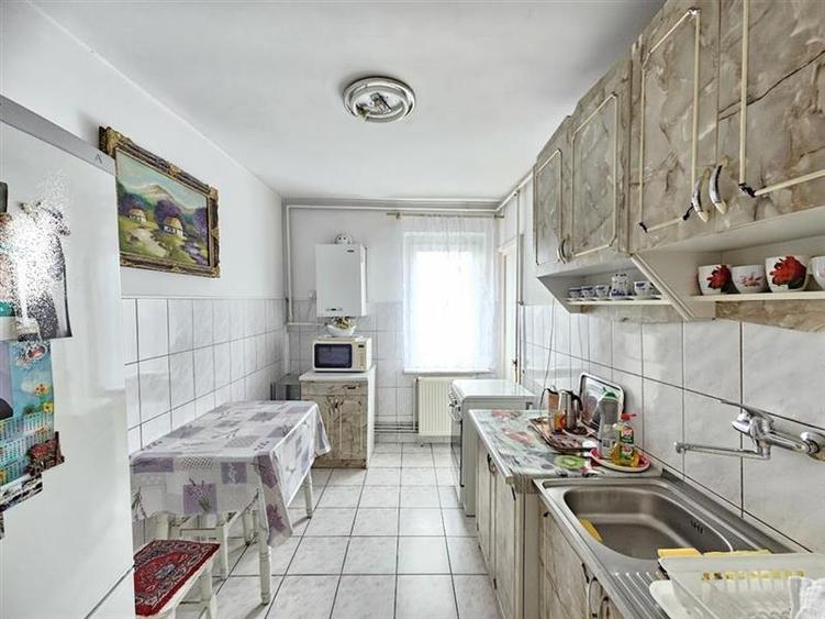 Apartament cu 3 camere decomandat, mobilat în Tudor Vladimirescu