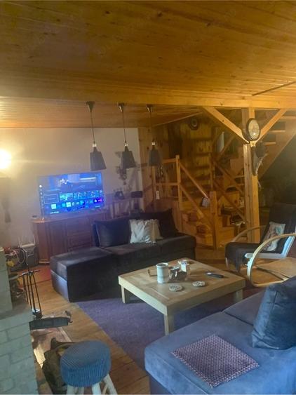 Casă cu 7 camere cu Teren 300 Mp în Lepșa