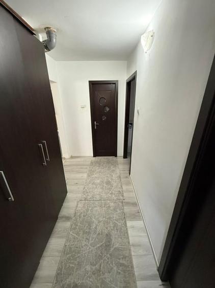 Apartament cu 3 camere decomandat, mobilat în 1 Mai