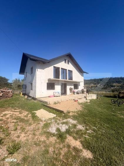 Casă cu 4 camere cu Teren 3600 Mp în Dărmănești