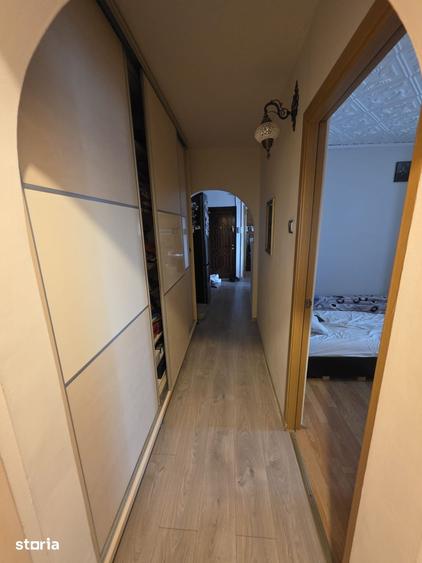 Apartament cu 3 camere decomandat în Alfa