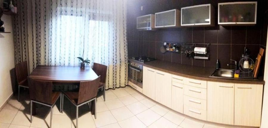Apartament cu 2 camere decomandat, mobilat în Eroii Revoluției