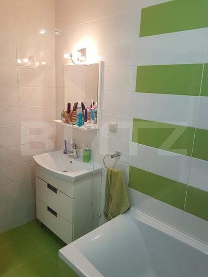 Casă individuală cu 11 camere cu Canalizare în Aurel Vlaicu