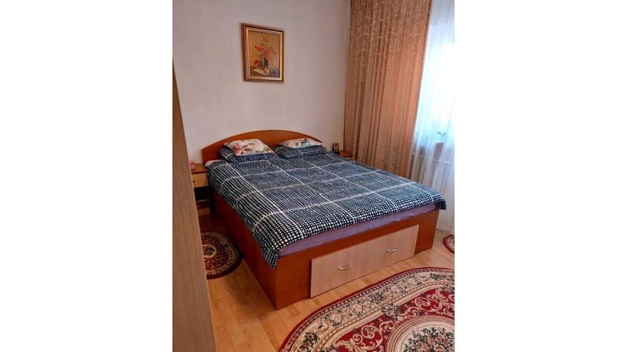 Apartament cu 3 camere decomandat, mobilat în Timpuri Noi