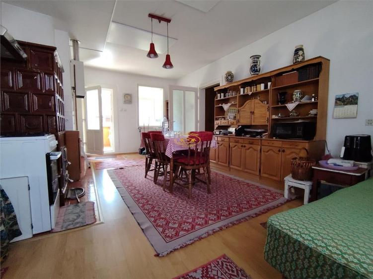 Casă cu 3 camere cu Teren 624 Mp în Central