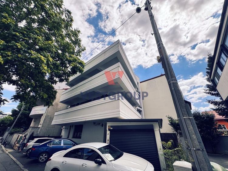 Apartament cu 3 camere decomandat în Herăstrău