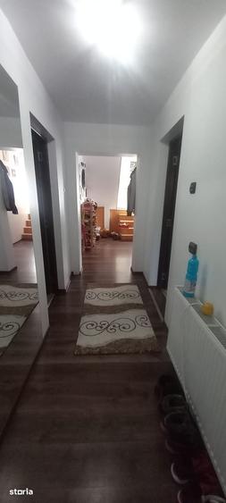 Casă cu 3 camere cu Teren 300 Mp în Central