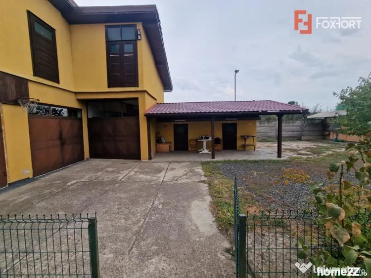 Casă cu 7 camere cu Teren 1500 Mp în Bazoș