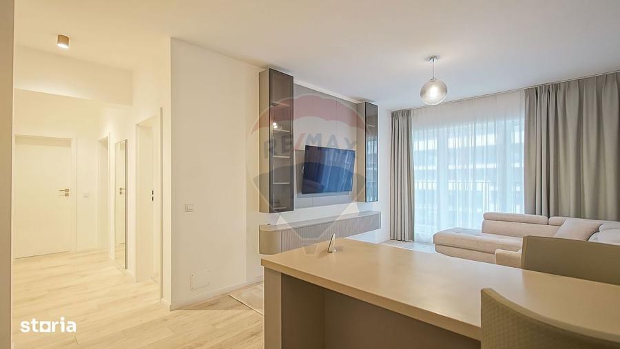 Apartament cu 3 camere, mobilat în Tractorul