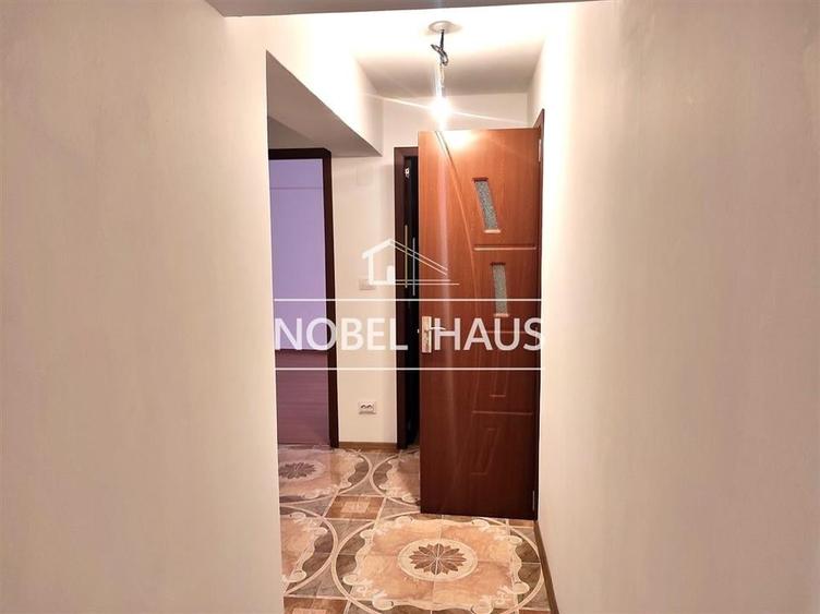 Apartament cu 3 camere decomandat în Sud