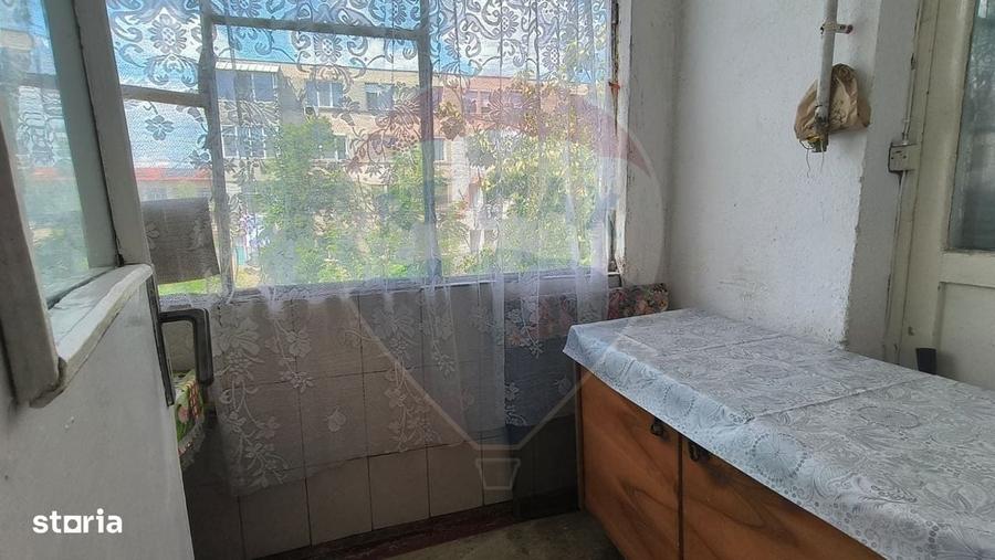 Apartament cu 3 camere decomandat în Micro 17