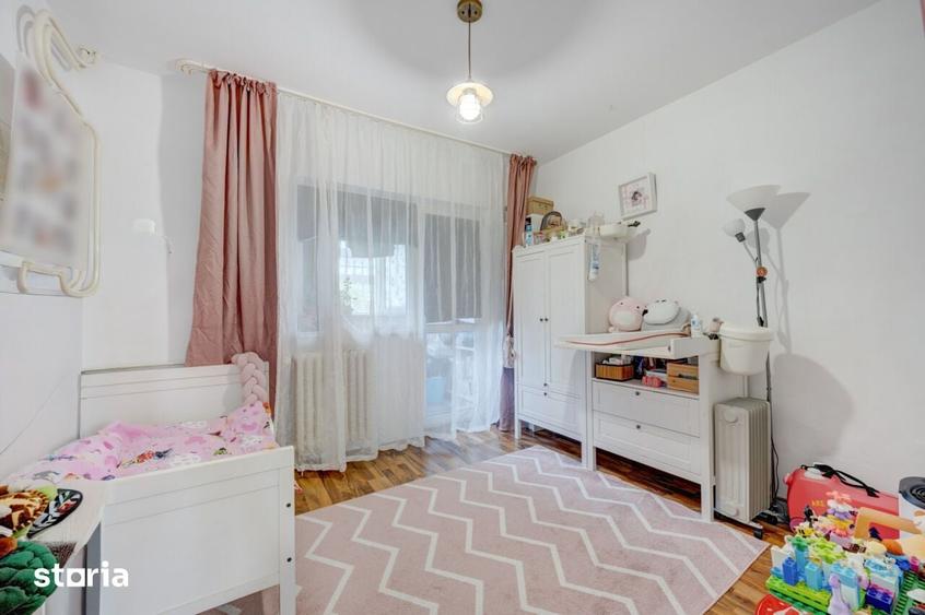 Apartament cu 3 camere semidecomandat în Pantelimon